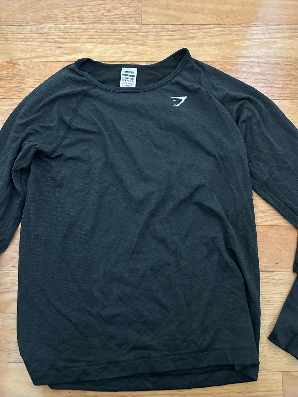 Gymshark women black Long Sleeve Performance Shirt